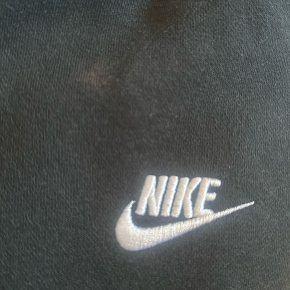 Small Men’s, Black Nike hoodie - Picture 6 of 6